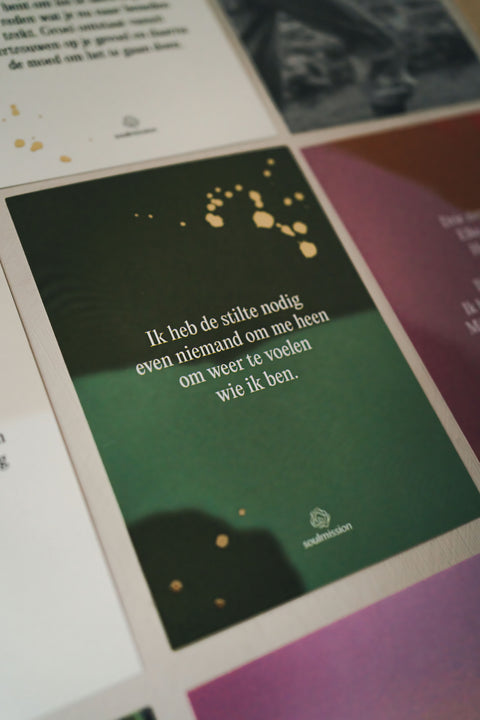 Inspiratie kaarten geschreven door Claudette Jacobs van Soulmission met de tekst "trots op jou!" liggend in een kwadrant.